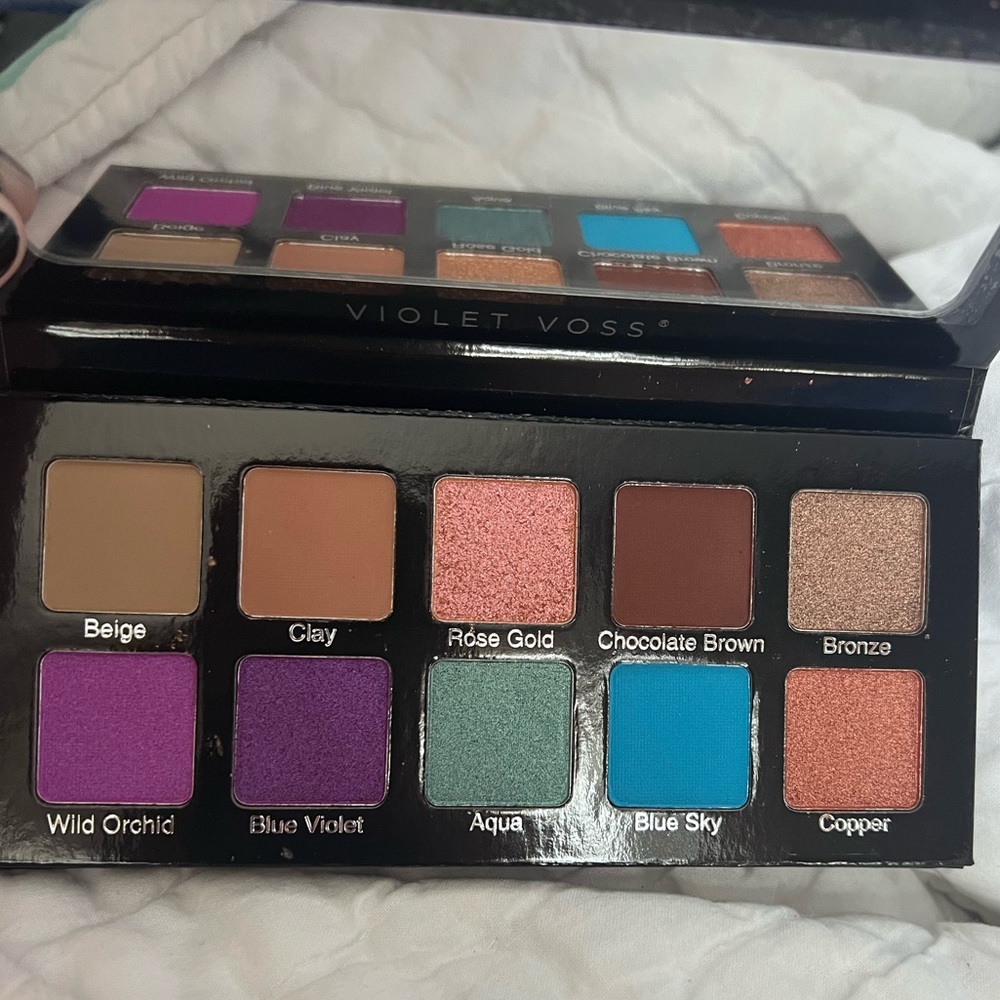 Violet Voss essentials 2 palette